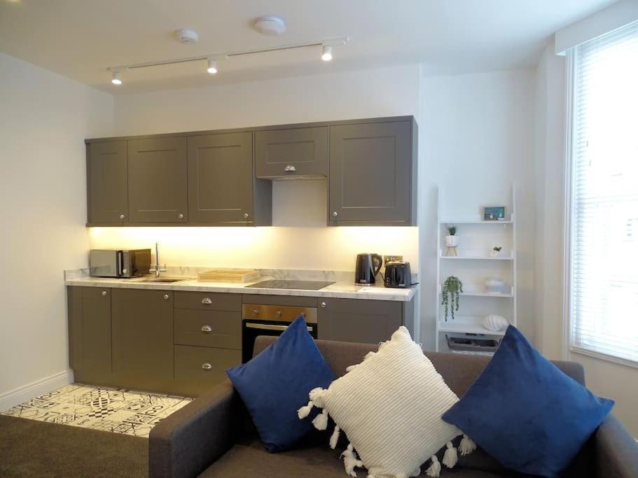 Apt 3 - Queens Court سكرابورو المظهر الخارجي الصورة